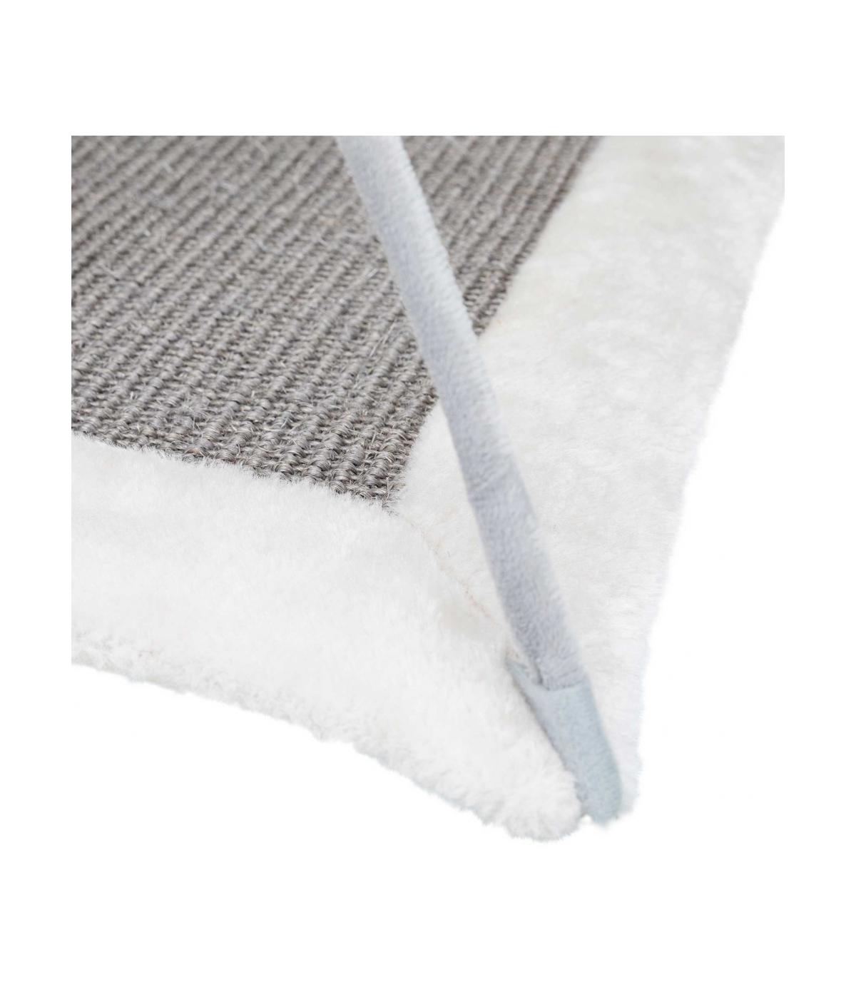 Mata z zabawkami na sznurku dla kota